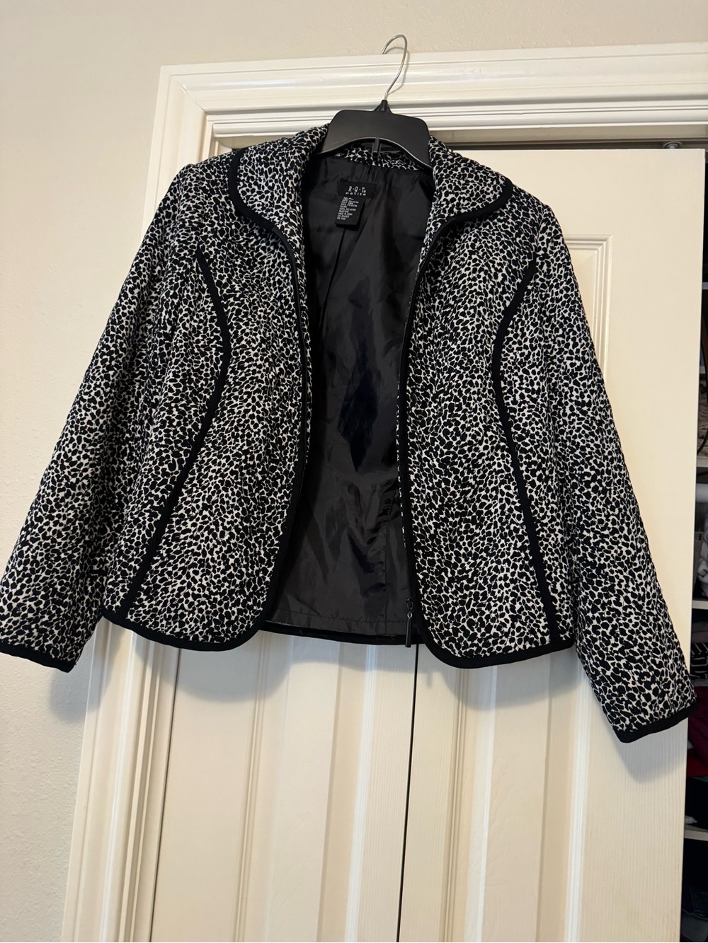 a.n.a Black and White Patterned Women’s Blazer Jacket